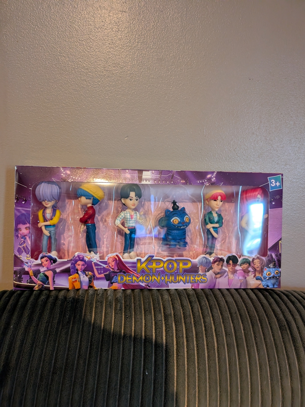 New Kpop demon hunters Saja boys figure set
